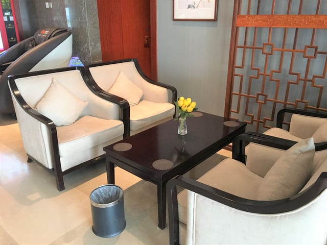 Lounge thumbnail 1